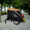 banco-scooter-preto-estofado-caramelo-01