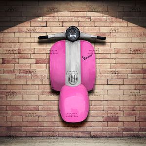 Frente-Vespa-Pin-Up-Rosa---Caixa-Traseira-Creme